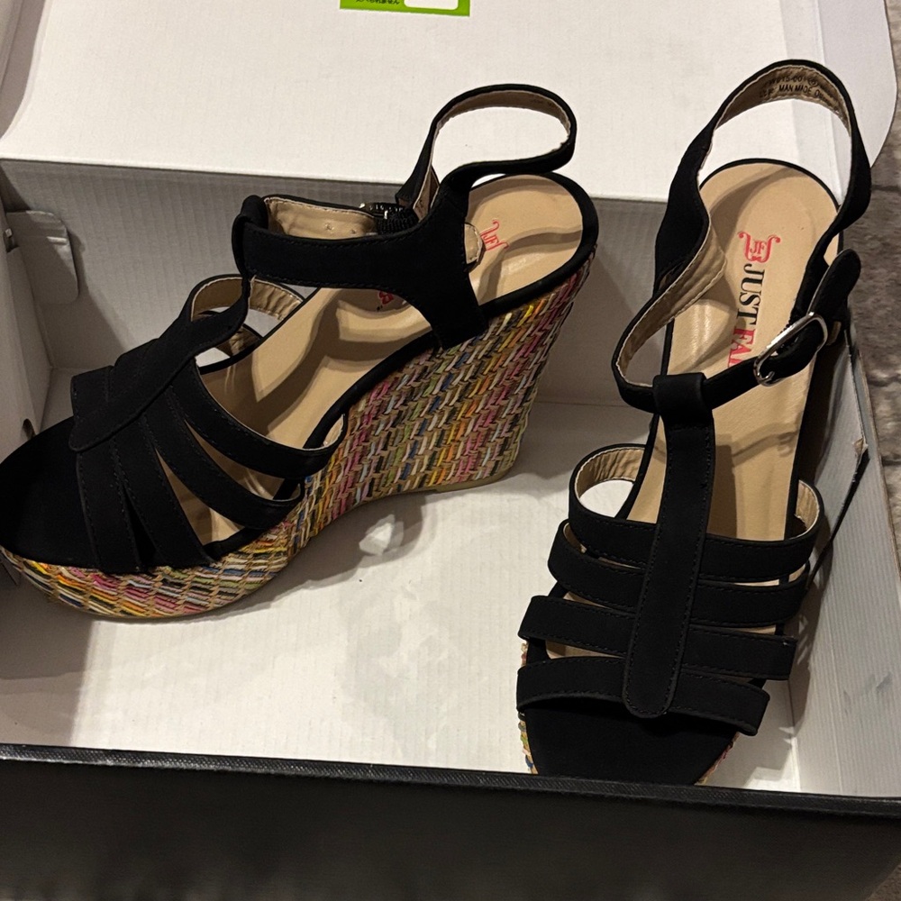 JustFab Black and Multicolor Wedges
